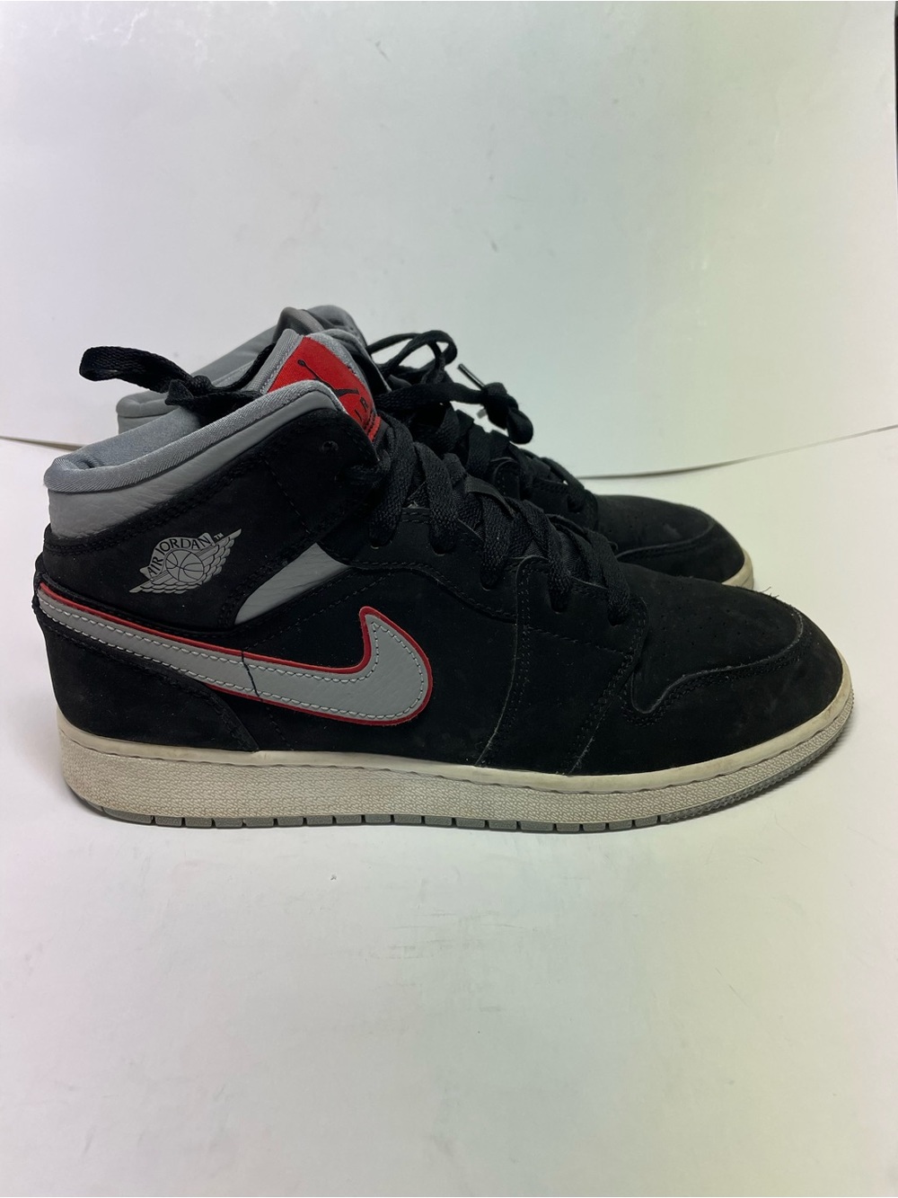 Nike Air Jordan 1 Mid Black Particle Grey Gym Red Size 7y women 8.5 554725 060